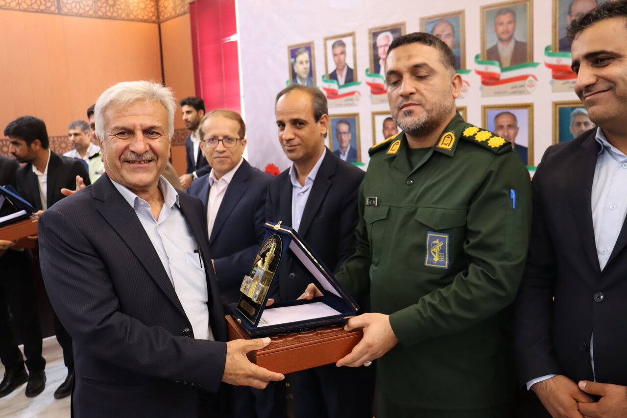 نشست فرمانداران ادوار شهرستان دیر برگزار شد