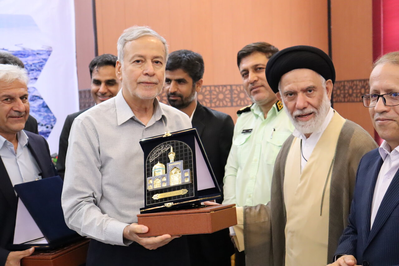 نشست فرمانداران ادوار شهرستان دیر برگزار شد