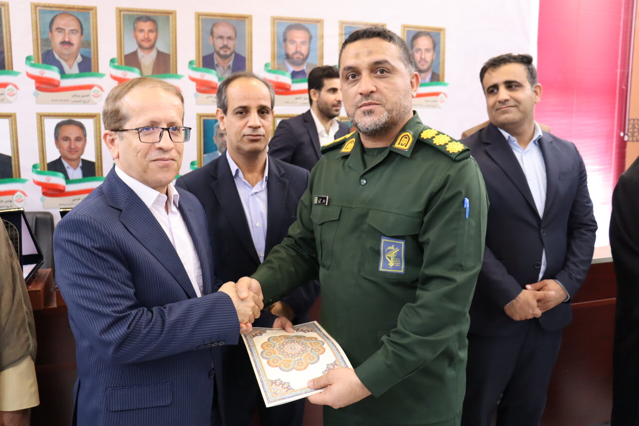 نشست فرمانداران ادوار شهرستان دیر برگزار شد