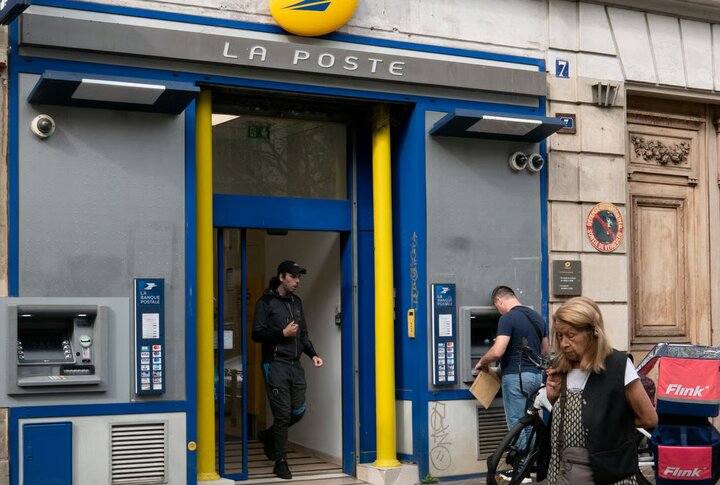 25 countries suspend postal services to US