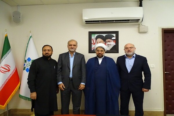 دیدار امیر جماعت اسلامی پاکستان با دبیر شورای مدارس اهل‌سنت در تهران