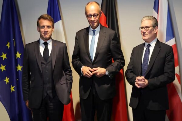 رویترز: تروئیکای اروپا احتمالاً از فردا اعمال مکانیسم ماشه را آغاز کند