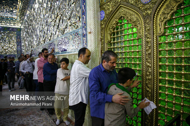 آیین غبارروبی حرم حصرت معصومه(س) با حضور خبرنگاران