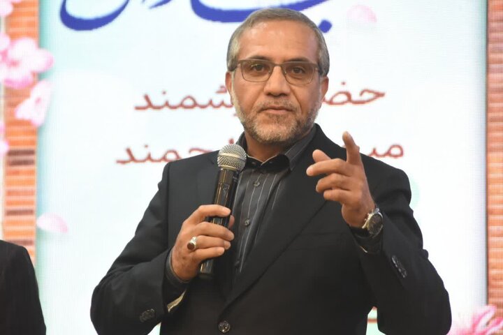 نهادینهسازی فرهنگ نماز از مدارس آغاز شود؛ لزوم توجه به معیشت معلمان