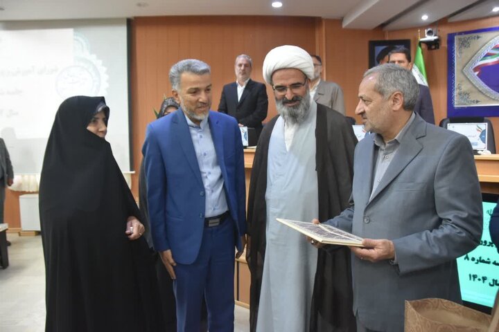 آموزش و پرورش ضامن بقای جامعه است