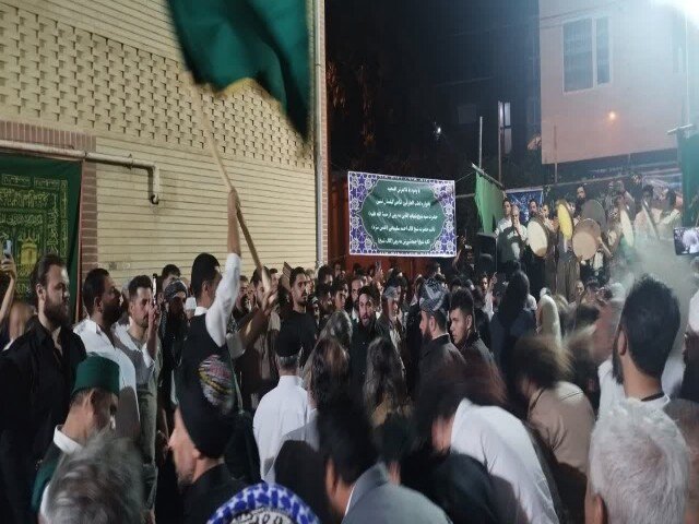 طنین مولودیخوانی در سنندج