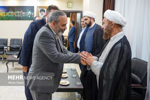 دیدار مدیرعامل گروه رسانه ای مهر با تولیت حرم شاهچراغ (ع) 5