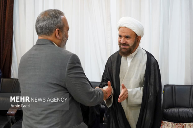 دیدار مدیرعامل گروه رسانه ای مهر با تولیت حرم شاهچراغ (ع) 4
