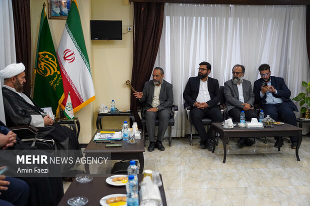 دیدار مدیرعامل گروه رسانه ای مهر با تولیت حرم شاهچراغ (ع)