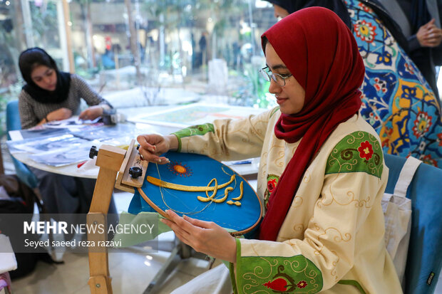 کارگاه هنرهای تجسمی «ایران من»