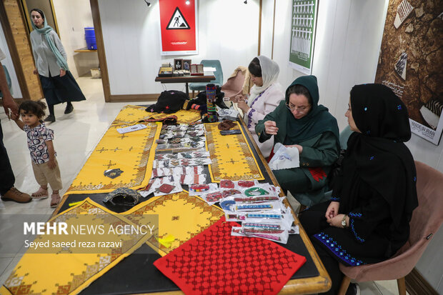 کارگاه هنرهای تجسمی «ایران من»