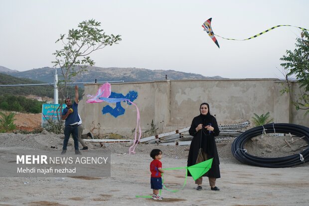 جشنواره بادبادک در شهر یاسوج برگزار شد