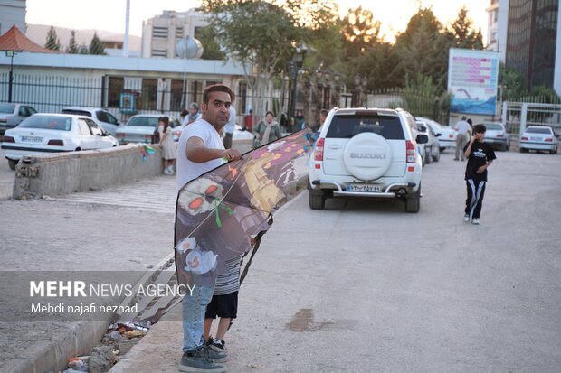 جشنواره بادبادک در شهر یاسوج برگزار شد