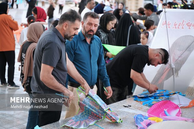 جشنواره بادبادک در شهر یاسوج برگزار شد