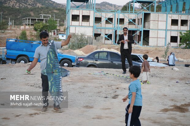 جشنواره بادبادک در شهر یاسوج برگزار شد