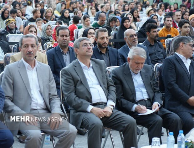 جشن ثبت جهانی دره خرم‌آباد در محوطه باغ گلستان قلعه فلک‌الافلاک