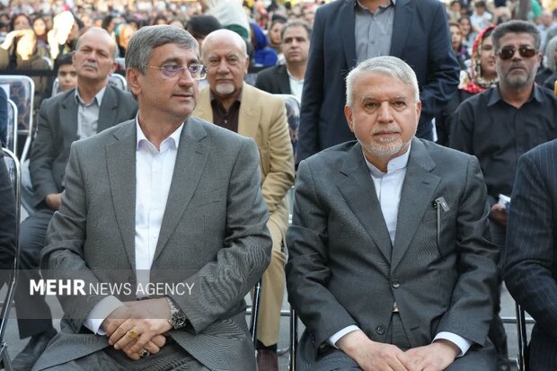جشن ثبت جهانی دره خرم‌آباد در محوطه باغ گلستان قلعه فلک‌الافلاک