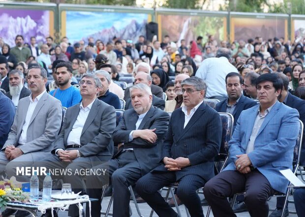 جشن ثبت جهانی دره خرم‌آباد در محوطه باغ گلستان قلعه فلک‌الافلاک