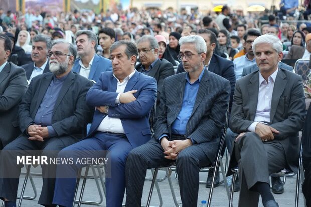 جشن ثبت جهانی دره خرم‌آباد در محوطه باغ گلستان قلعه فلک‌الافلاک