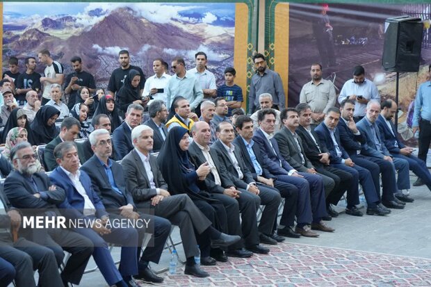 جشن ثبت جهانی دره خرم‌آباد در محوطه باغ گلستان قلعه فلک‌الافلاک