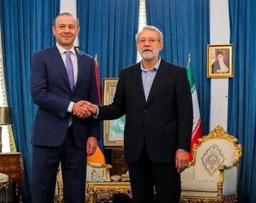Iran, Armenia top security officials hold key meeting