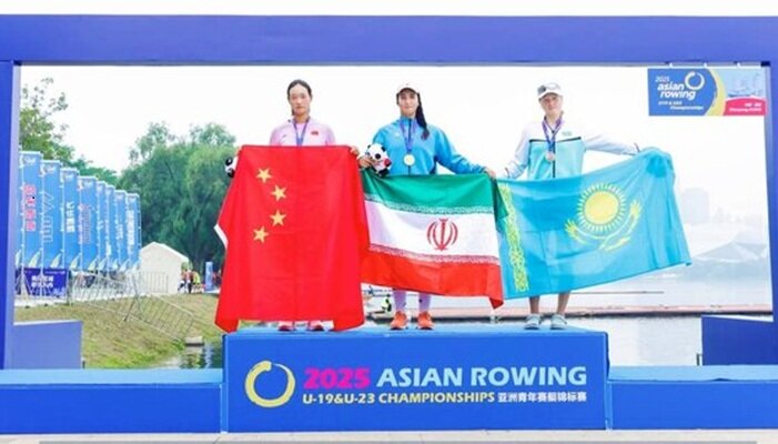 إيرانية تفوز بالميدالية الذهبية في بطولة آسيا للتجديف للشباب