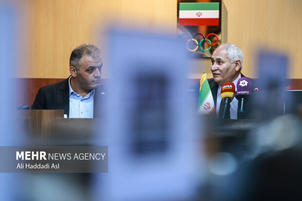 نشست خبری رئیس فدراسیون جهانی وزنهبرداری 12