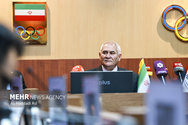 نشست خبری رئیس فدراسیون جهانی وزنهبرداری 16