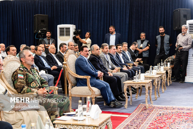 آیین بهره برداری از ۲۵ پروژه انرژی خورشیدی در استان اصفهان