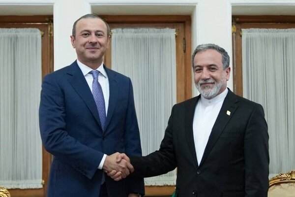 Bakan Erakçi Ermenistan Güvenlik Konseyi Sekreteri ile görüştü