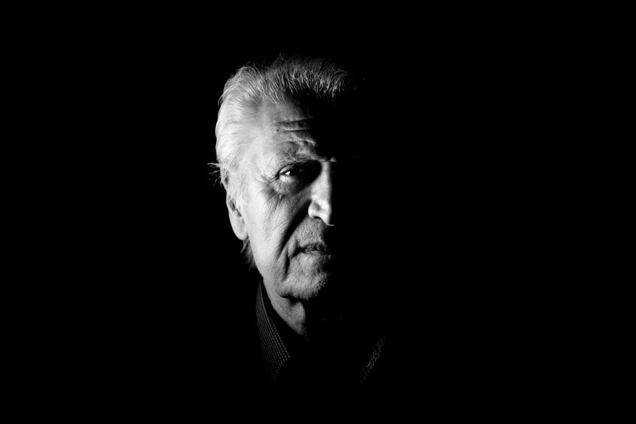 پیکر احمد پژمان از مقابل تالار وحدت تشییع میشود پیکر احمد پژمان از مقابل تالار وحدت تشییع میشود