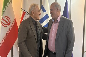 دیدار پیشکسوت فوتبال ایران و باشگاه پرسپولیس با تاج