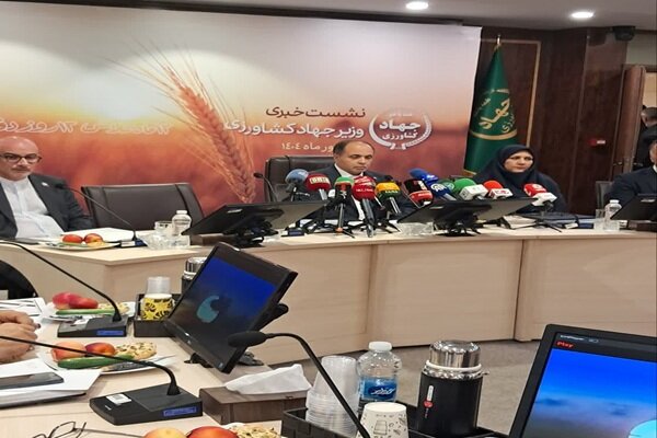 ازاحة الستار عن أربع لغات حية عالمية لموقع اعلام وزارة الجهاد الزراعي بحضور الوزير