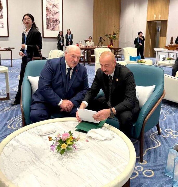 Aliyev, Lukaşenko ve Şerif ile görüştü