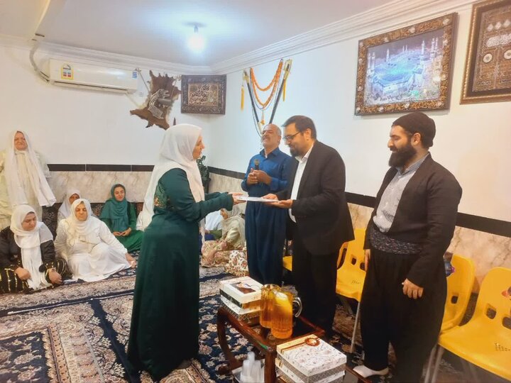 بانوان فعال قرآنی نقش مؤثری در ترویج ارزشهای دینی دارند بانوان فعال قرآنی نقش مؤثری در ترویج ارزشهای دینی دارند