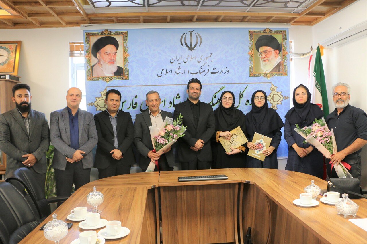 مدیران قرآن و عترت و امور هنری حوزه فرهنگ ارشاد فارس منصوب شدند مدیران قرآن و عترت و امور هنری حوزه فرهنگ ارشاد فارس منصوب شدند