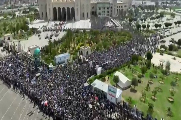 برگزاری مراسم تشییع باشکوه پیکر شهدای دولت یمن در صنعا+ فیلم