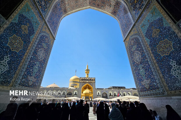حرم مطهر رضوی در روز شهادت امام حسن عسکری(ع)