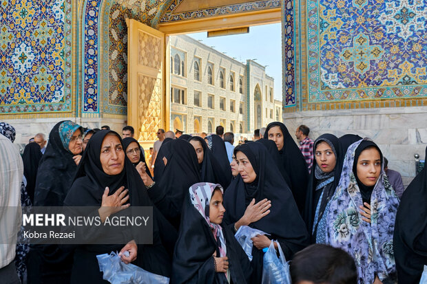 حرم مطهر رضوی در روز شهادت امام حسن عسکری(ع)