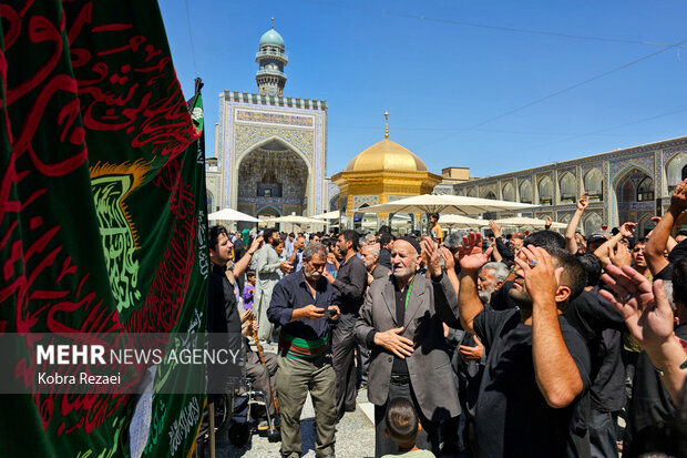 حرم مطهر رضوی در روز شهادت امام حسن عسکری(ع)