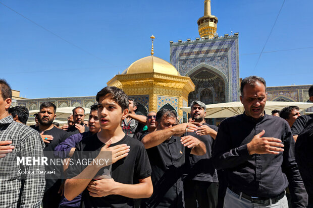 حرم مطهر رضوی در روز شهادت امام حسن عسکری(ع)