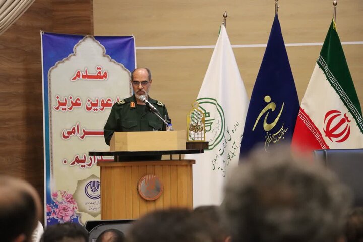 فرمانده سپاه عاشورا: امروز چشم جهان به ایران است