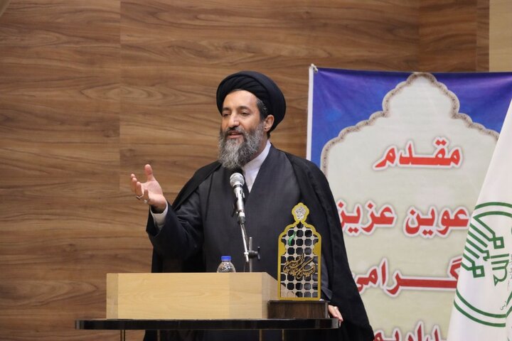 کنگره شعر محرم؛ بستر عرض ارادت شاعران آذریزبان به اهل بیت(ع) کنگره شعر محرم؛ بستر عرض ارادت شاعران آذریزبان به اهل بیت(ع)