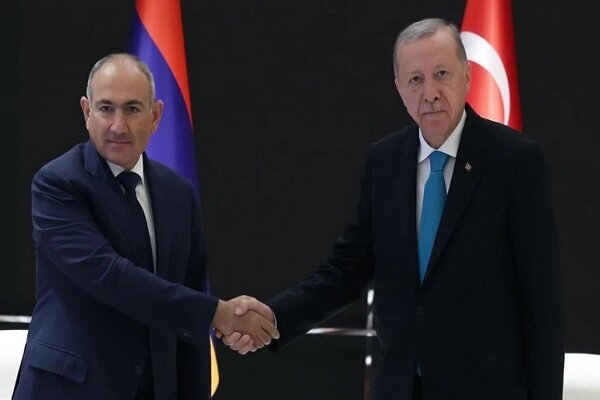 Erdoğan Aliyev ve Paşinyan ile görüştü