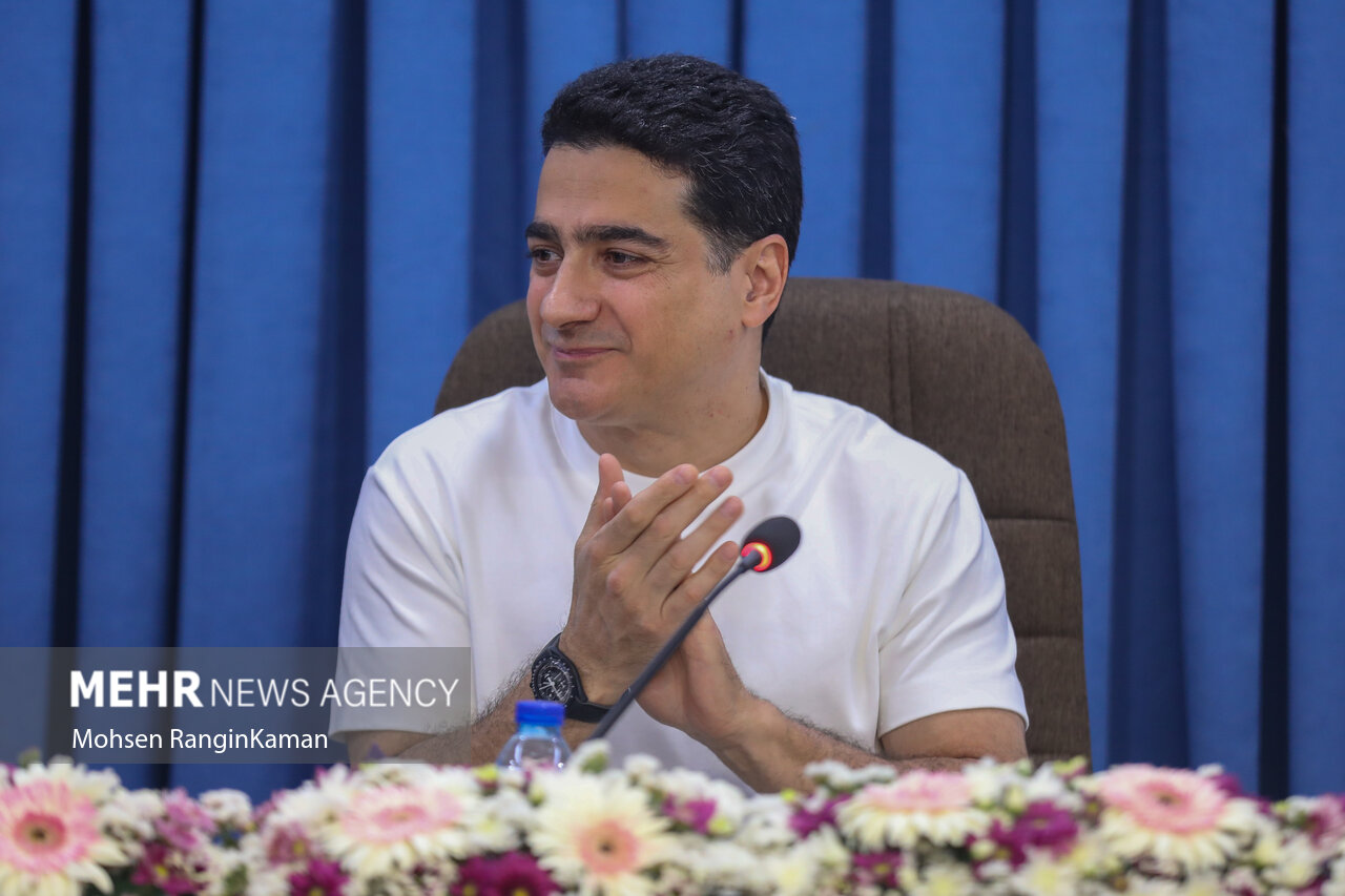 اسم و رسم‌دارها در بازار تک آهنگ‌؛ آثاری که شاید غبار را بشورد و ببرد!