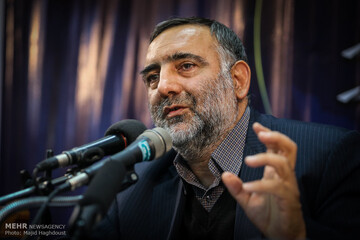 آقای جوادی، دماسنج اتاق‌تان خراب است؛ کتاب رو به احتضار!