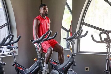 مصدومیت مدافع جنجالی پرسپولیس؛ کادر پزشکی منتظر جواب MRI