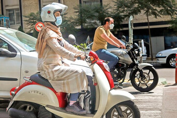 ابعاد فقهی و اجتماعی «موتورسواری بانوان» بررسی می شود