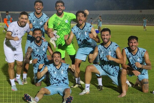 مربی استقلال پاسخ مدیرعامل سابق را داد؛ میخواهند به تیم فشار بیاورند!
