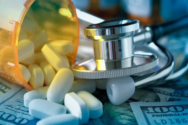 هشدار درباره کمبود دارو؛ پیگیریهای مجلس بیپاسخ ماند هشدار درباره کمبود دارو؛ پیگیریهای مجلس بیپاسخ ماند